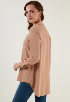 LELA Overhemdblouse - Mink 11 LELA Overhemdblouse - Mink -Lela 0146cf43e2bf4979988a2b9de412c8bd