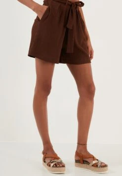 LELA Regular Fit - Shorts - Brown 9 LELA Regular Fit - Shorts - Brown -Lela 03c69826a1fb495b9eb68c54e7a6242e