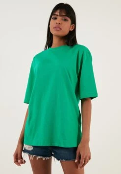 LELA Loose Fit - T-Shirt Basic - Benetton Color 12 LELA Loose Fit - T-Shirt Basic - Benetton Color -Lela 0ef006ed1e8742d88382c65a4320fb54