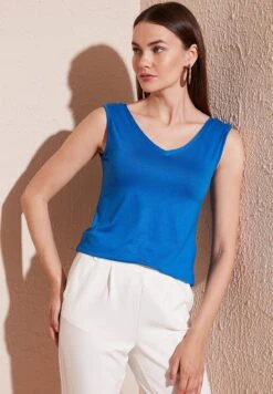 LELA Regular Fit - Top - Royal Blue 8 LELA Regular Fit - Top - Royal Blue -Lela 11f2fa98114346e4bdfacb6ab50e39dd
