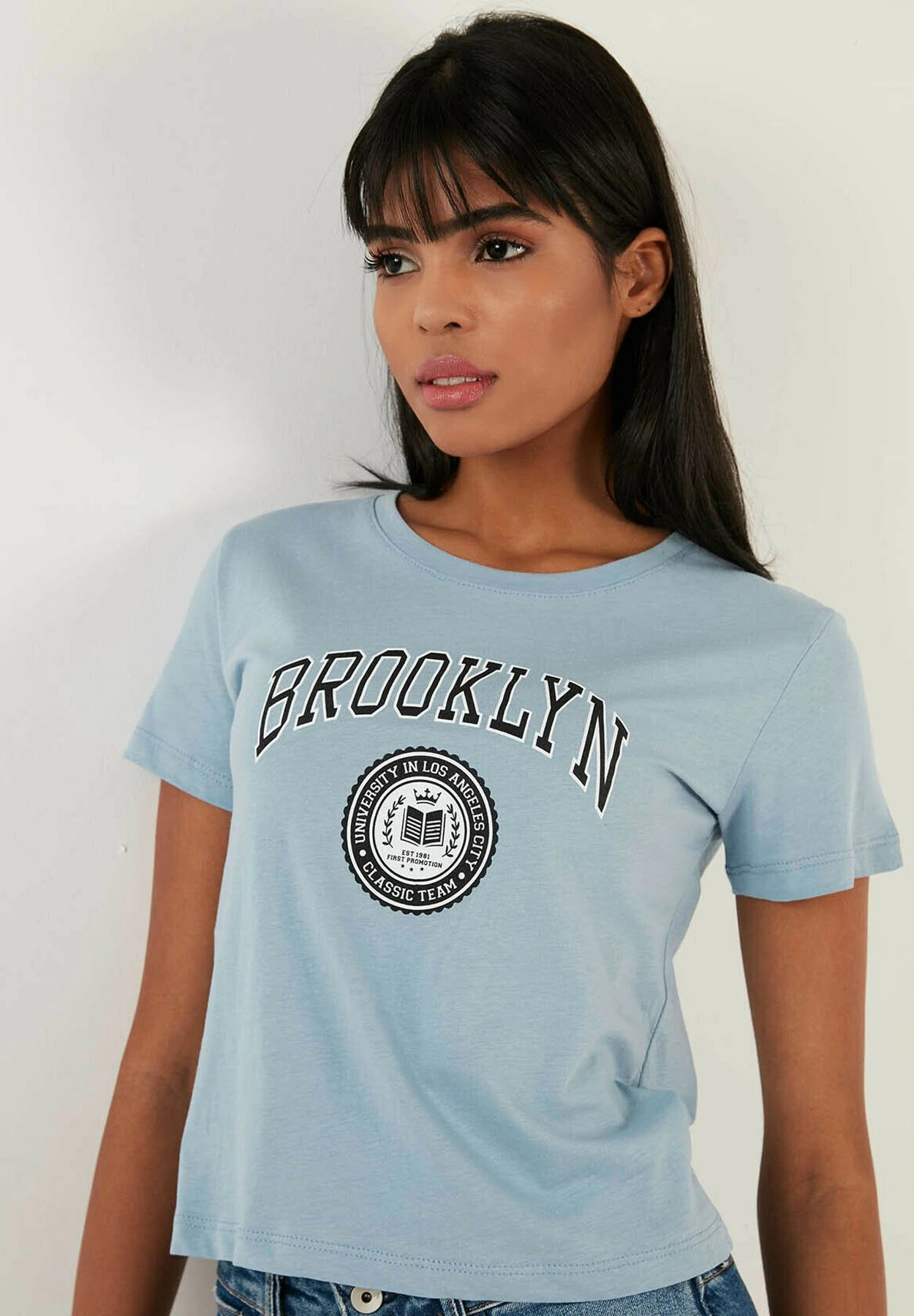 LELA T-Shirt Print - Baby Blue 8 LELA T-Shirt Print - Baby Blue - Afbeelding 6