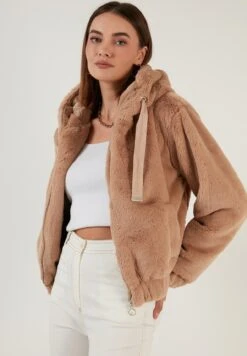 LELA Jas - Snuff Colored -Lela 1cfef9230a21479e86934060068d8f6f