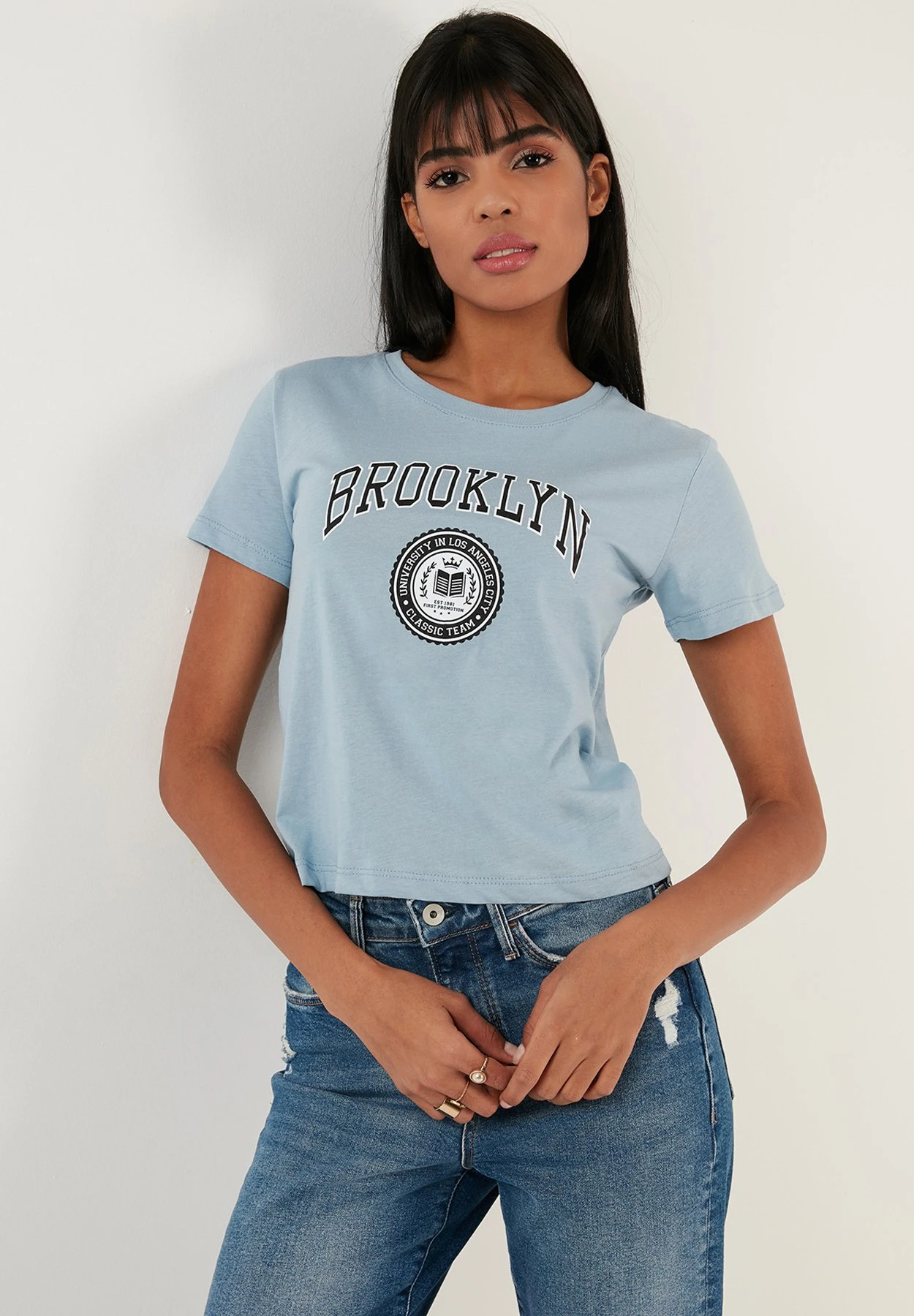 LELA T-Shirt Print - Baby Blue 6 LELA T-Shirt Print - Baby Blue - Afbeelding 4