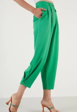 LELA Broek - Green 8 LELA Broek - Green -Lela 1df73cf0fb3c45cf9e3e0652f4799543