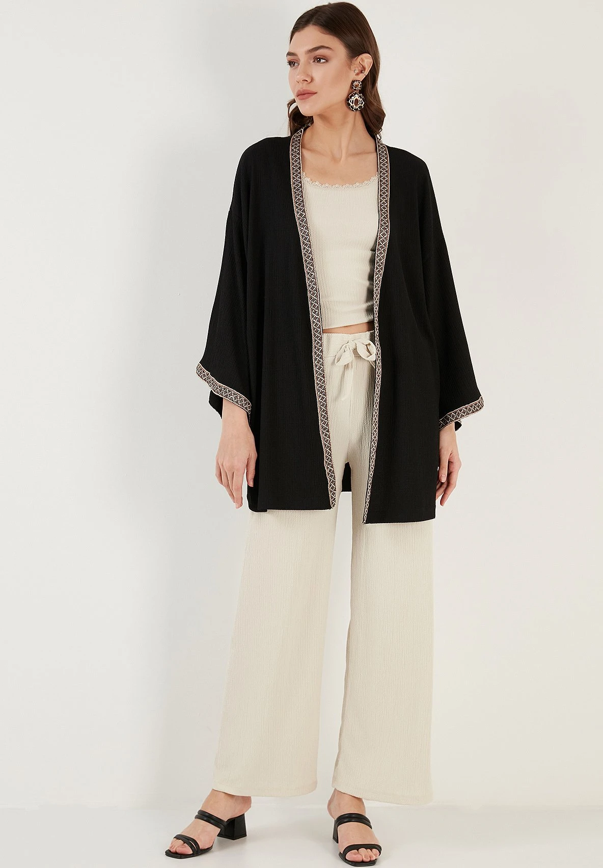 LELA Vest - Black 4 LELA Vest - Black - Afbeelding 2