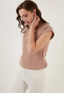 LELA Basic - T-Shirt Basic - Biscuit Color 9 LELA Basic - T-Shirt Basic - Biscuit Color -Lela 1ef63a434a3e4a53897815a9bf322e7d