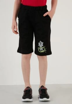 LELA Regular Fit T-Shirt And Shorts - Trainingspak - Red/Black/White -Lela 2193d766ecc24d16851de863f9a12b0d