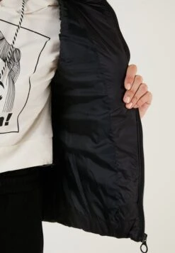 LELA Regular Fit - Bodywarmer - Black 14 LELA Regular Fit - Bodywarmer - Black -Lela 245d18fe036f4600ad63f02656739fdd