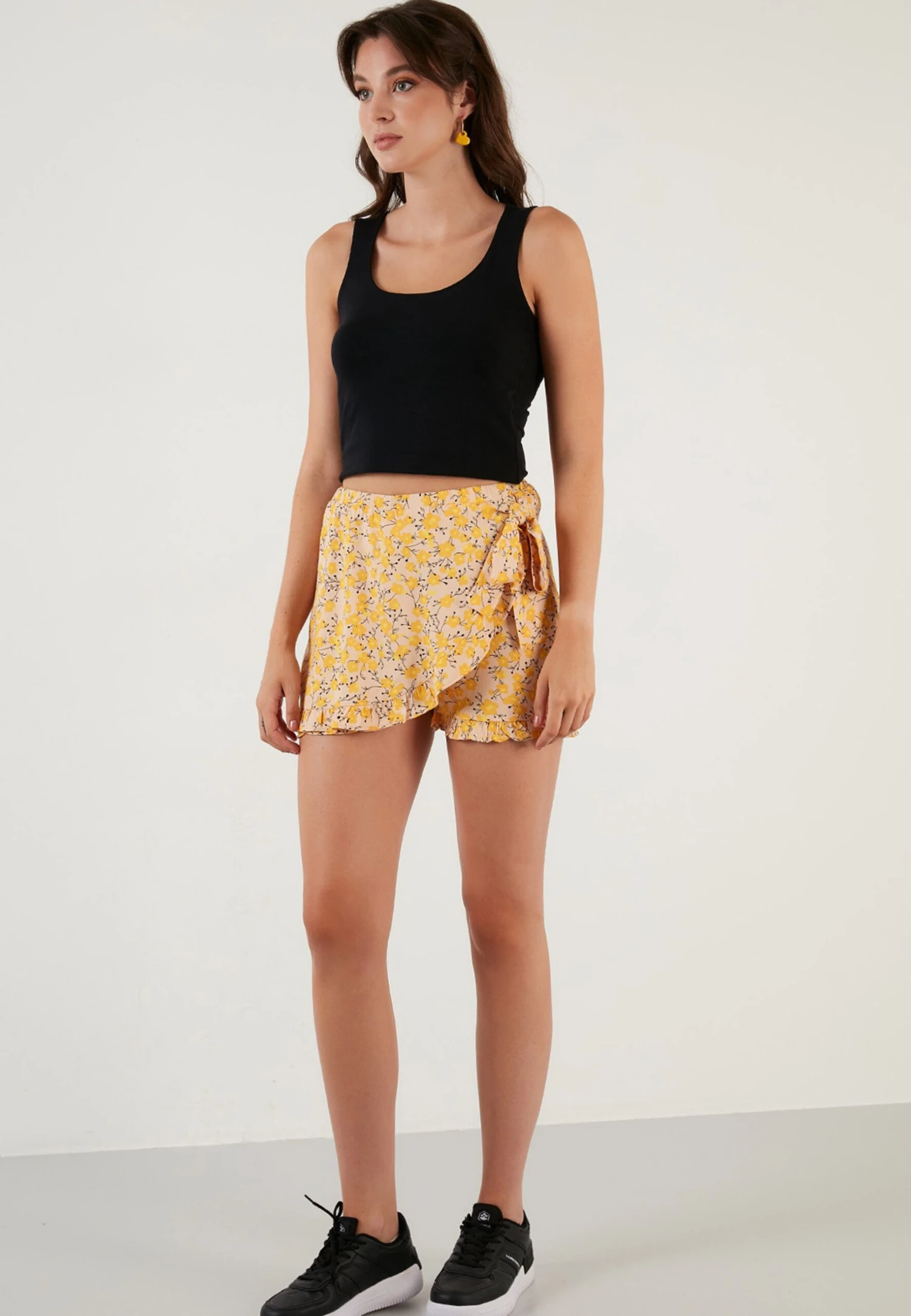 LELA Regular Fit - Shorts - Beige 3 LELA Regular Fit - Shorts - Beige