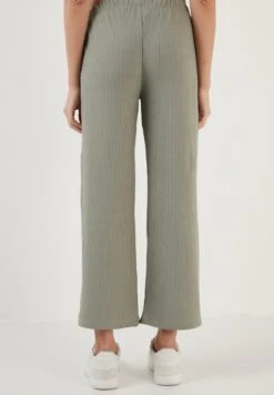 LELA Regular Fit - Broek - Almond Green -Lela 2801c64967a54cf3b5a3901e6b4e3050