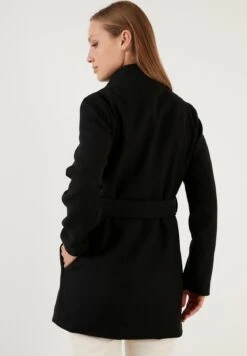 LELA Regular Fit - Halflange Jas - Black -Lela 2aa6086f02464464a75eb7c76fc9a35d