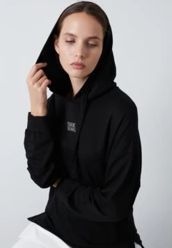 LELA Hoodie - Black -Lela 2b21102bd74840608d81ed0999ad6510