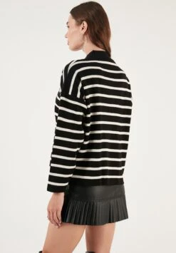 LELA Vest - Black/Cream 9 LELA Vest - Black/Cream -Lela 2c5493442bde4bdeaca86ce898785d8c