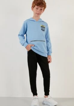 LELA Set - Trainingspak - Baby Blue -Lela 3490f365a58a4e6aad52966fb485c57e