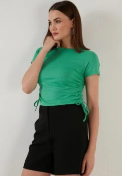 LELA Slim Fit - Blouse - Benetton Color -Lela 36da5a0b6c6140e8957a2479151556a0
