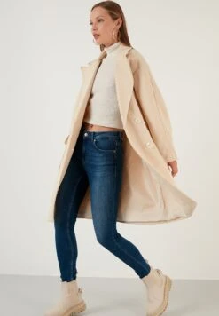 LELA Loose Fit - Mantel - Stone 13 LELA Loose Fit - Mantel - Stone -Lela 3b3c292796cc4bd4bfd9cc4d9bb671b4