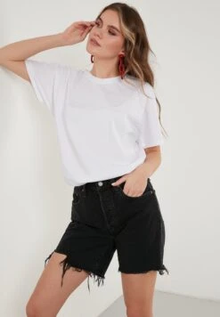 LELA Crew Neck- T-Shirt Basic - White -Lela 3e78220c58d140159214f6e20a25f56d