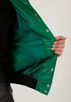 LELA Loose Fit - Imitatieleren Jas - Benetton Color -Lela 41de783e4ba74ace91439a82cd1cb68e