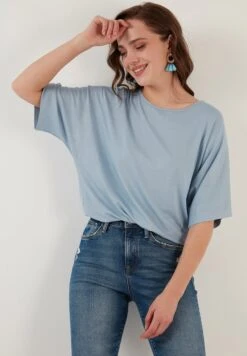 LELA Loose Fit - Blouse - Baby Blue 11 LELA Loose Fit - Blouse - Baby Blue -Lela 43b3e1bda2fa4d3d8b99d3e3e8be66d6