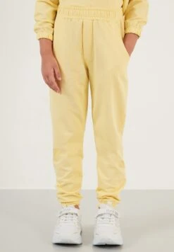 LELA Hooded Set - Trainingspak - Yellow 8 LELA Hooded Set - Trainingspak - Yellow -Lela 443d7d431f5443c4805808606d7af4d2