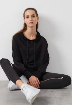 LELA Hoodie - Black -Lela 497ec8898b7e45fc9bd47e7350ee5b3c