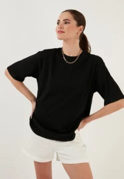 LELA Loose Fit - T-Shirt Basic - Black 11 LELA Loose Fit - T-Shirt Basic - Black -Lela 4a81514a8b114a94bc78511a5ad021c5