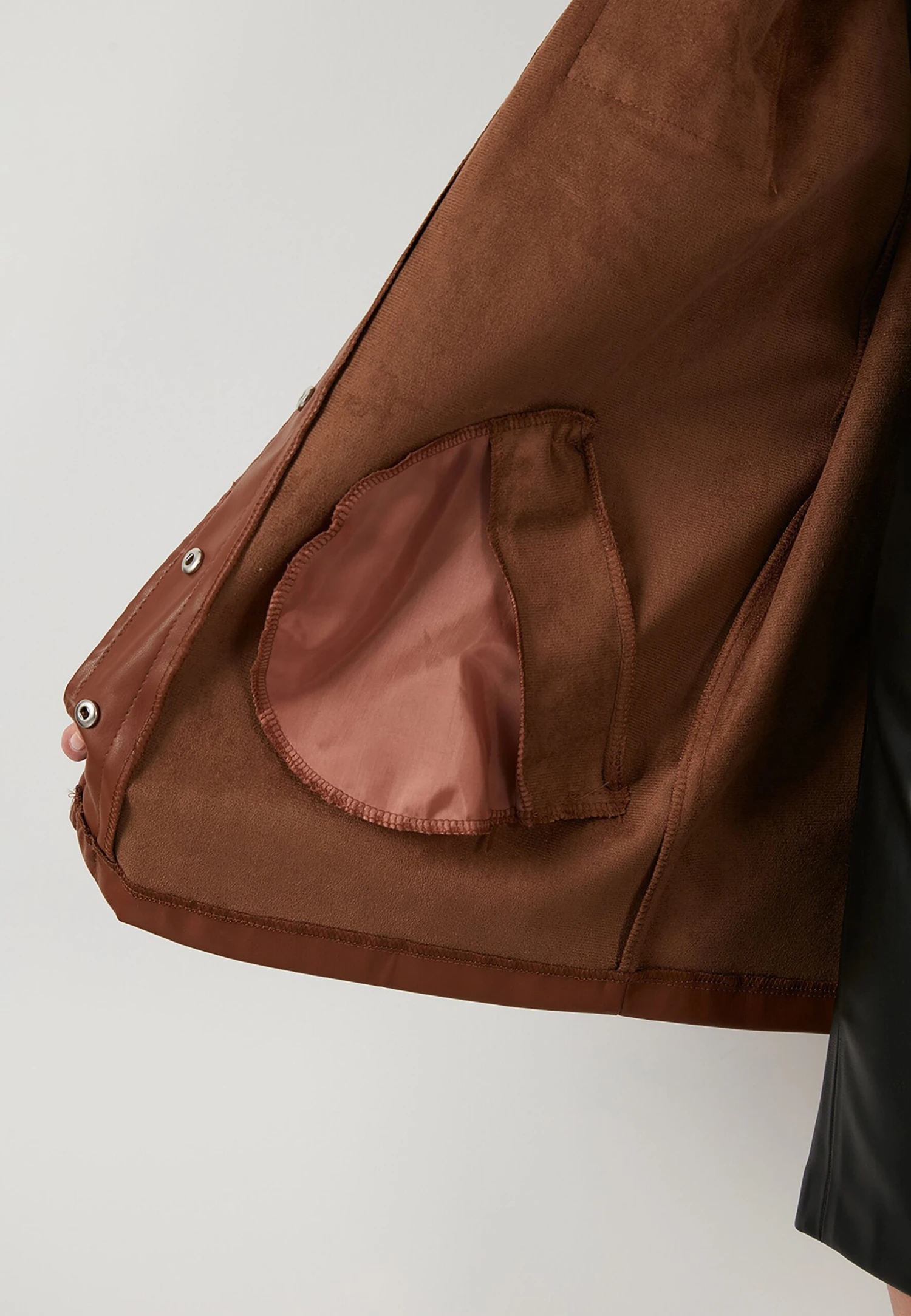 LELA Regular Fit - Imitatieleren Jas - Camel 6 LELA Regular Fit - Imitatieleren Jas - Camel - Afbeelding 4