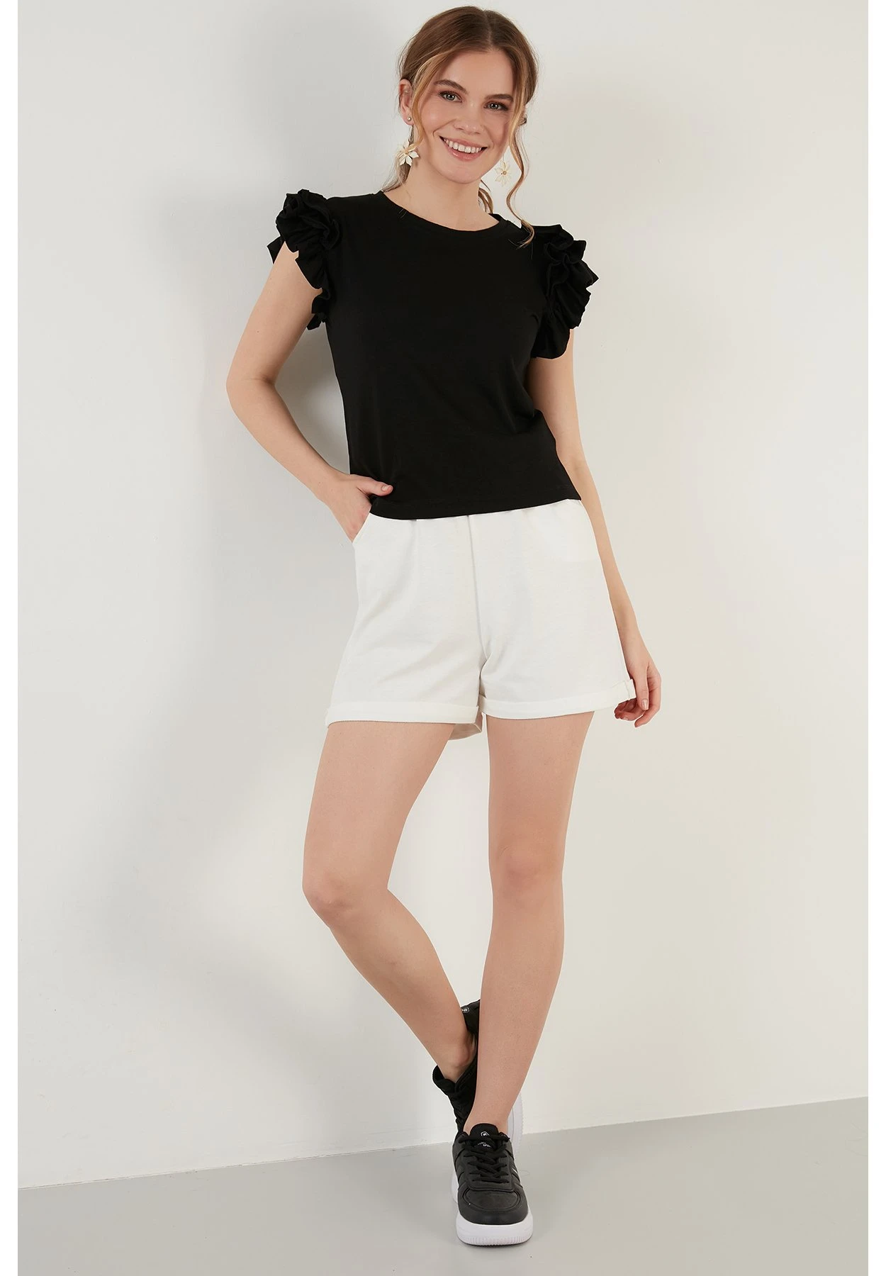 LELA T-Shirt Print - Black 4 LELA T-Shirt Print - Black - Afbeelding 2