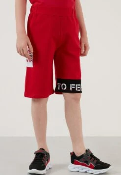 LELA Regular Fit T-Shirt And Shorts - Trainingspak - Red/Black -Lela 57072ac84c524ce9a9c5ba68b300f224