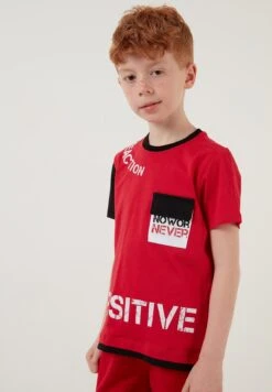 LELA Regular Fit T-Shirt And Shorts - Trainingspak - Red/Black -Lela 58ca683b93a64c7db88525a856654a71