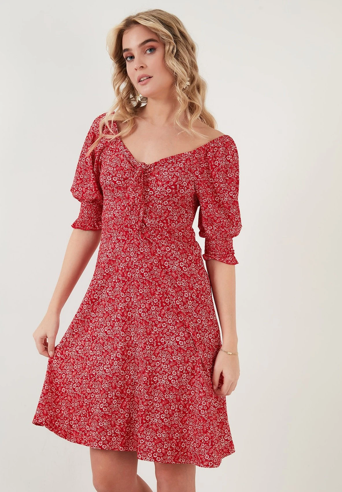 LELA Jurk - Red 3 LELA Jurk - Red