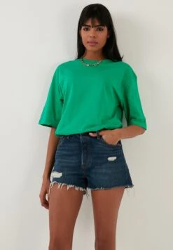 LELA Loose Fit - T-Shirt Basic - Benetton Color 13 LELA Loose Fit - T-Shirt Basic - Benetton Color -Lela 5a8a6df77a82445296181a038174d521