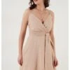LELA Regular Fit - Jurk - Beige 1 LELA Regular Fit - Jurk - Beige -Lela 5bb28e9868c247a9bc8eb40795d44cd7