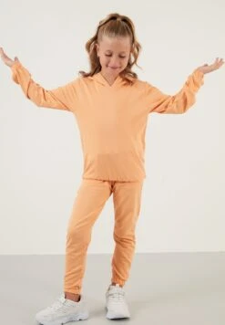 LELA Hooded Set - Trainingspak - Orange 9 LELA Hooded Set - Trainingspak - Orange -Lela 5c1c325e7ecd43e4ad131137a585106a