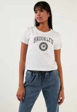 LELA T-Shirt Print - White -Lela 5d2dc6ee84e14f52a78ad72ecf0f637d