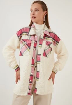 LELA Halflange Jas - Fuchsia -Lela 5dccebb0cc9a49d9945cbc8d54b91a0f