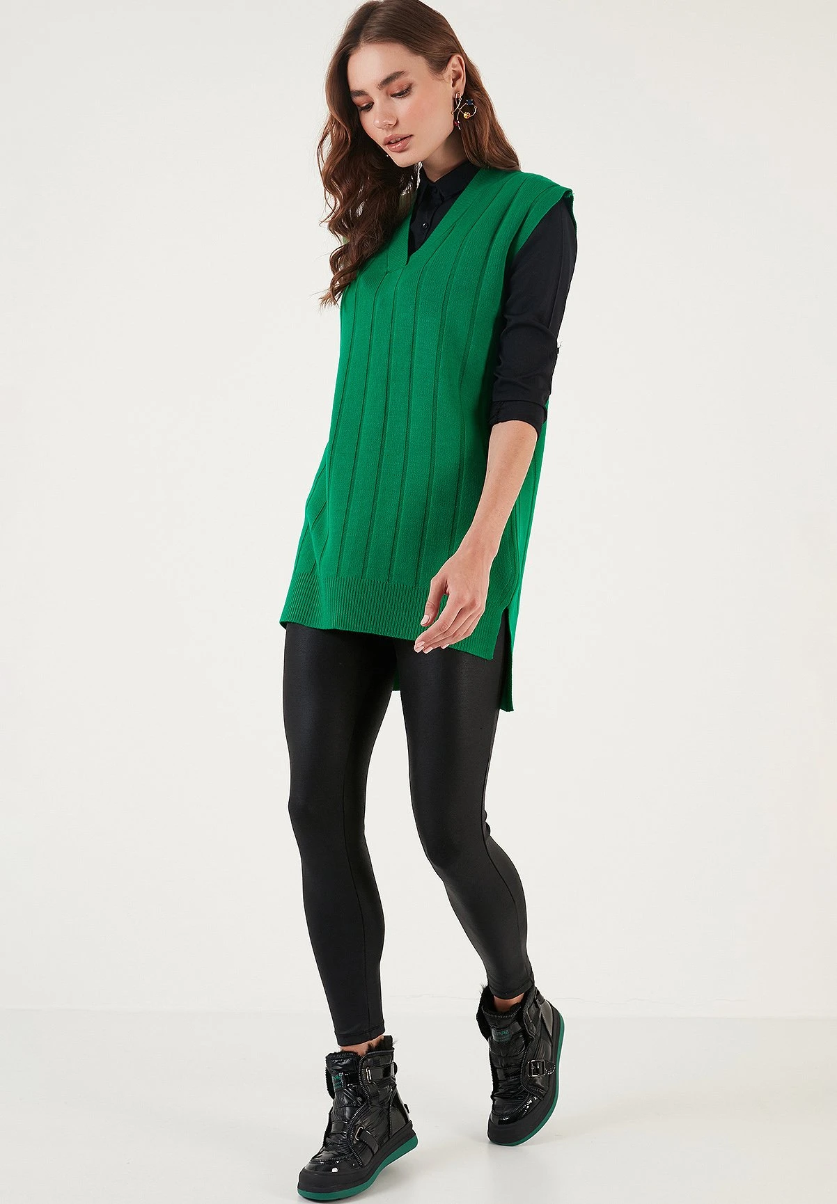 LELA Regular Fit - T-Shirt Basic - Benetton 4 LELA Regular Fit - T-Shirt Basic - Benetton - Afbeelding 2