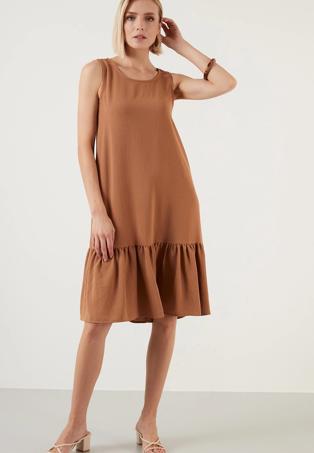 LELA Regular Fit- Jurk - Snuff Colored 3 LELA Regular Fit- Jurk - Snuff Colored