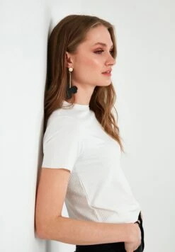 LELA Regular Fit - T-Shirt Print - Ecru -Lela 6cbae5c8d4994f03a8e3f0cff3f55a12