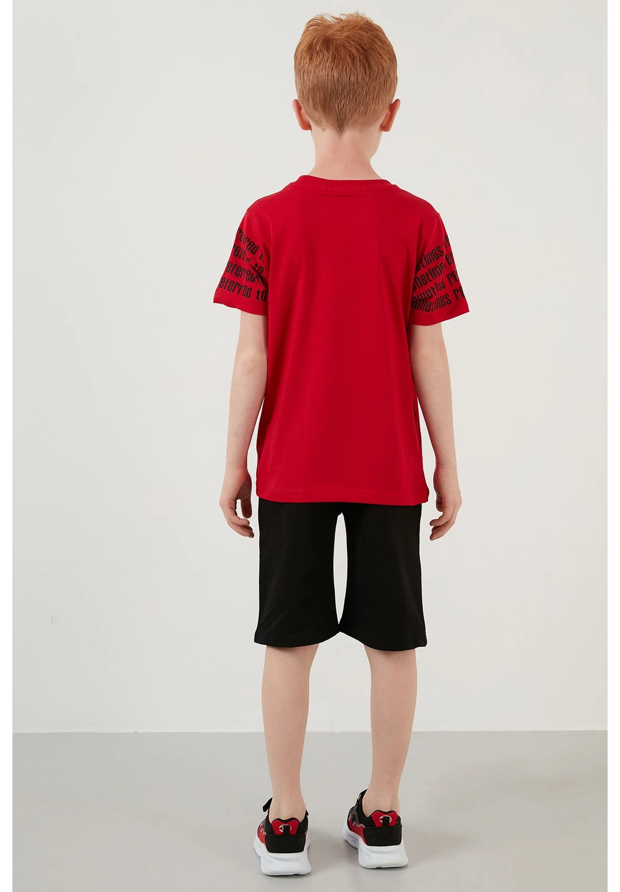 LELA Regular Fit Shorts And T-Shirt - Shorts - Red 4 LELA Regular Fit Shorts And T-Shirt - Shorts - Red - Afbeelding 2