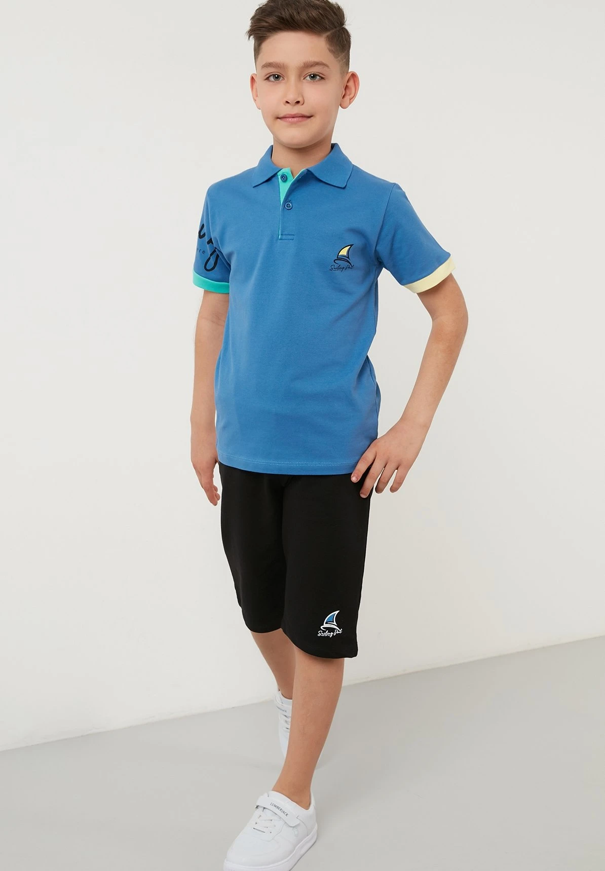 LELA Regular Fit - Shorts - Blue 3 LELA Regular Fit - Shorts - Blue