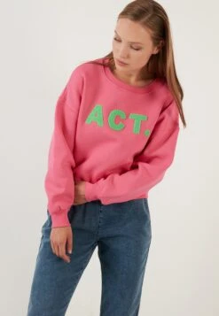 LELA Sweater - Fuchsia -Lela 6f3b74dc634a4f89861f1d7b321ce349