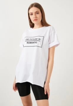 LELA Oversized - T-Shirt Print - White -Lela 717aef2e61f34947a91e10c3bfbc4c51