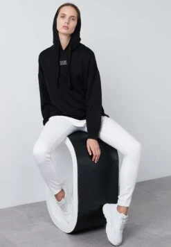 LELA Hoodie - Black -Lela 74d841b907764221920592f7572d2531