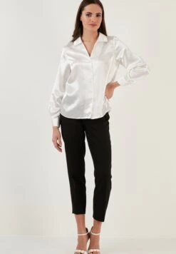 LELA Regular Fit - Overhemdblouse - Ecru 9 LELA Regular Fit - Overhemdblouse - Ecru -Lela 7715a2a600244ac99e7a9e1ec7d7ee6a