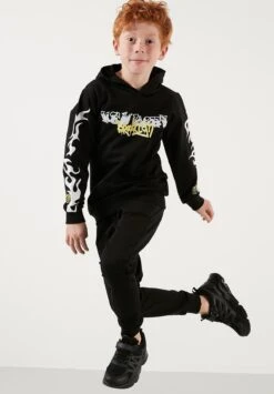 LELA Set - Trainingspak - Black -Lela 78b7ebd02def4c0fbc32d3f70670f570