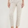 LELA Slim Fit - Broek - Ecru -Lela 7bb76cf03c5540269ee2cf8d8681bdf0