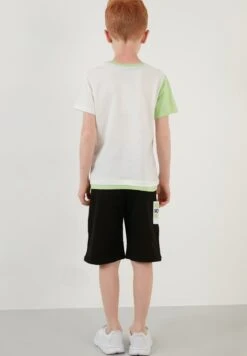 LELA Regular Fit T-Shirt And Shorts - Trainingspak - White/Black/Light Green -Lela 7fd4846c162b4829b747fdc1f04e51a5