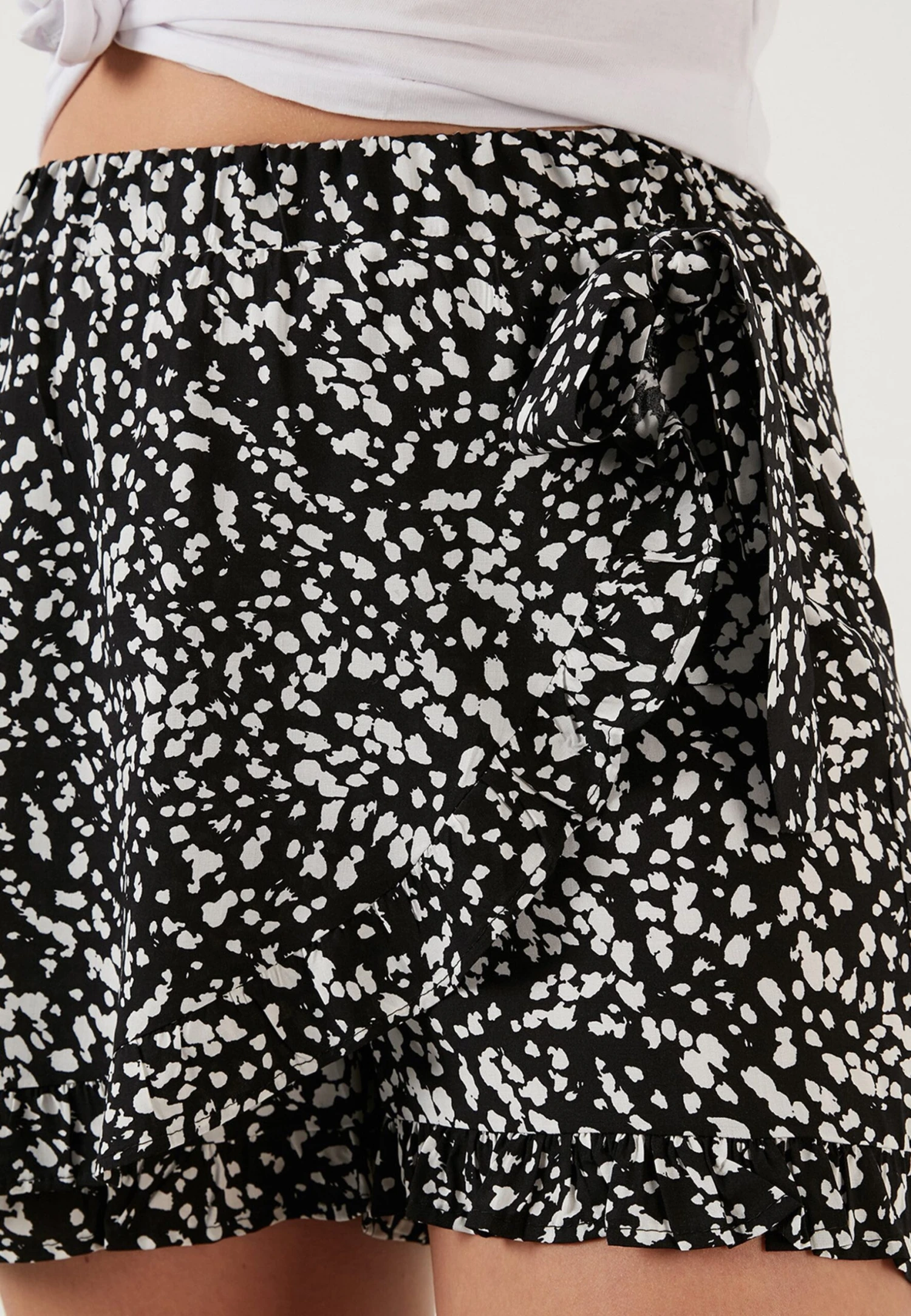 LELA Regular Fit - Shorts - Striped Black 6 LELA Regular Fit - Shorts - Striped Black - Afbeelding 4