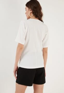 LELA Regular Fit - T-Shirt Basic - Ecru -Lela 883ff412c1e64696b1fb2ec6fe00468d